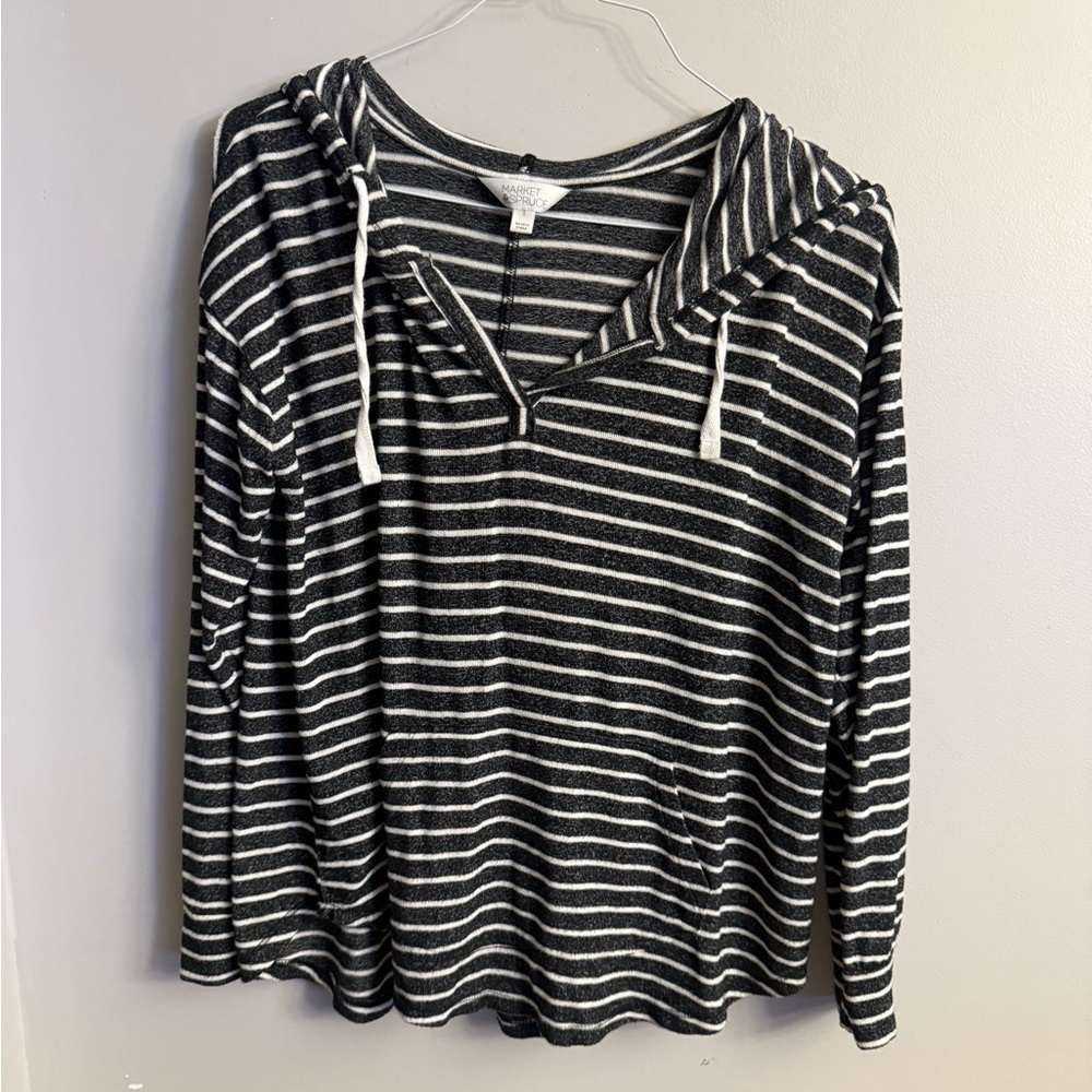 Market & Spruce Monochrome Striped Top